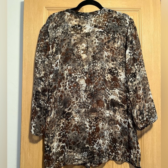 Covington animal print blouse - Picture 8 of 9